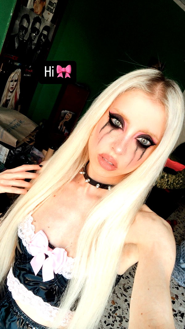 roxiechelon2 archive image