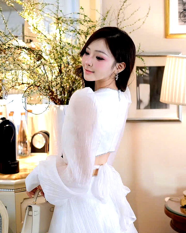 lyhythuedoxinh instagram image archive image