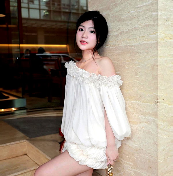 lyhythuedoxinh instagram image archive image