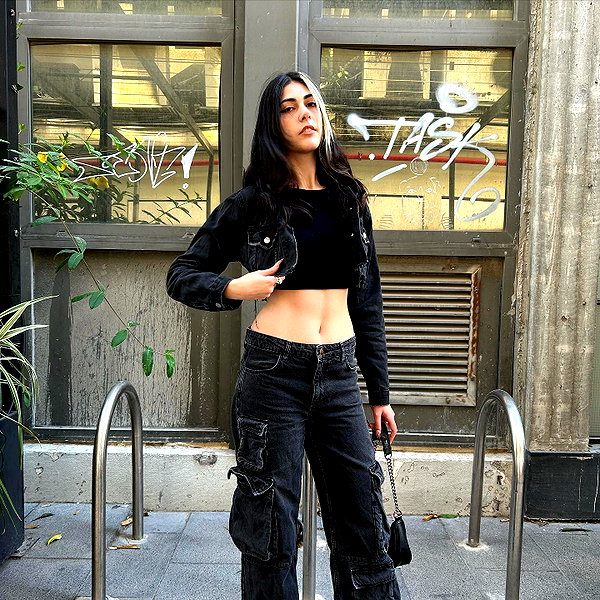 ayash.hila instagram image archive image
