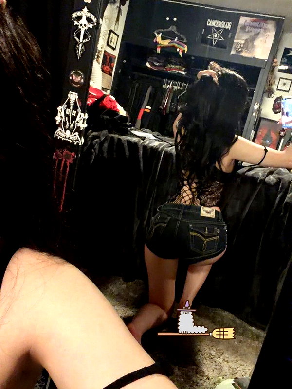 butter.on.a.poptart69 instagram image archive image