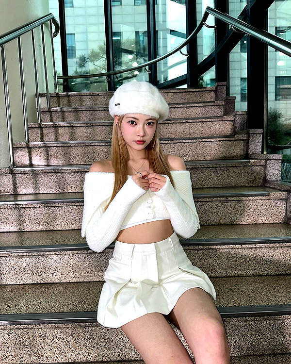hhh.e_c.v instagram image archive image