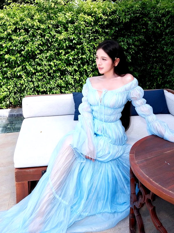 lyhythuedoxinh instagram image archive image
