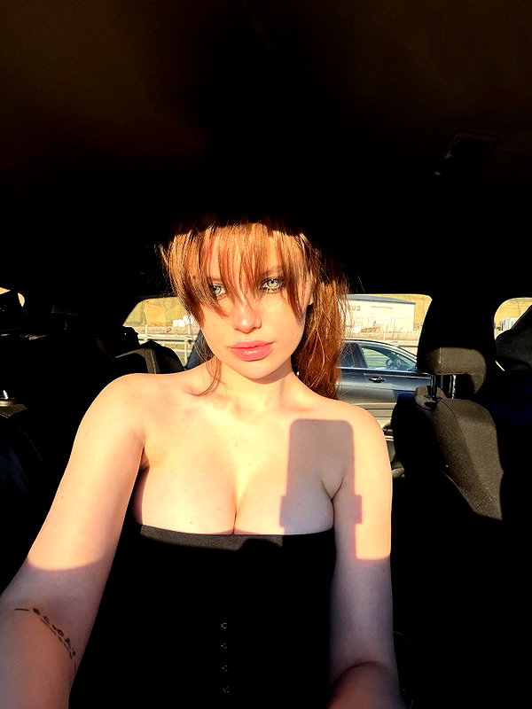 lana.monaaaa instagram image archive image
