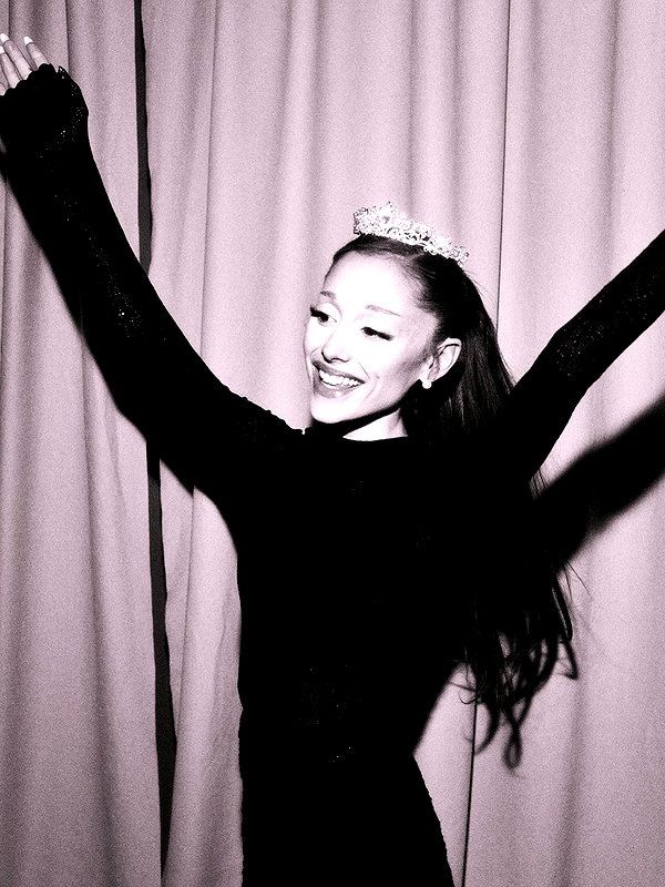 arianagrande arianagrande archive image