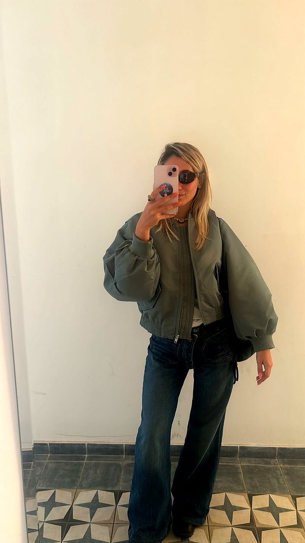 Archived image from @refaella_twina on Instagram