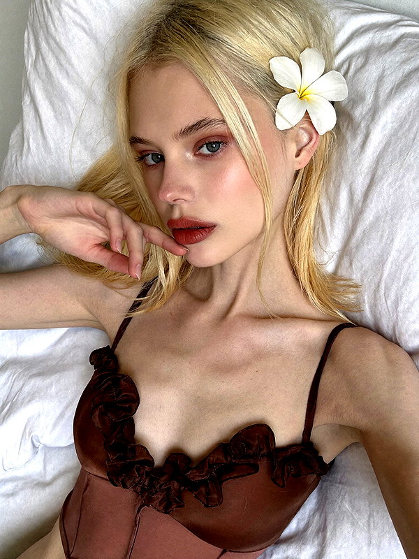 alisen.mari instagram image archive image