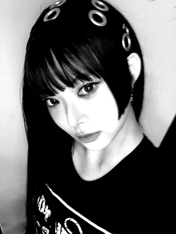 hhh.e_c.v instagram image archive image