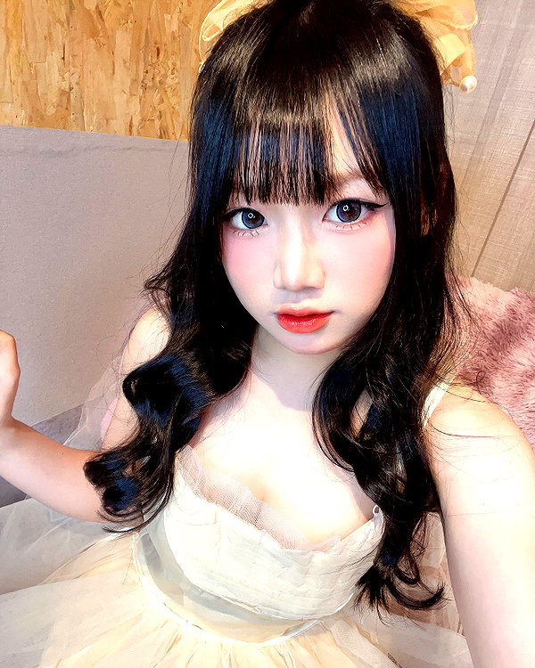 150_aiko instagram image archive image