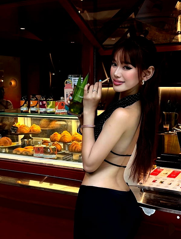 lyhythuedoxinh instagram image archive image