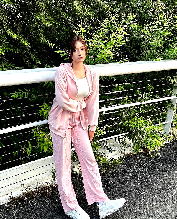 lai_931201 instagram image archive image