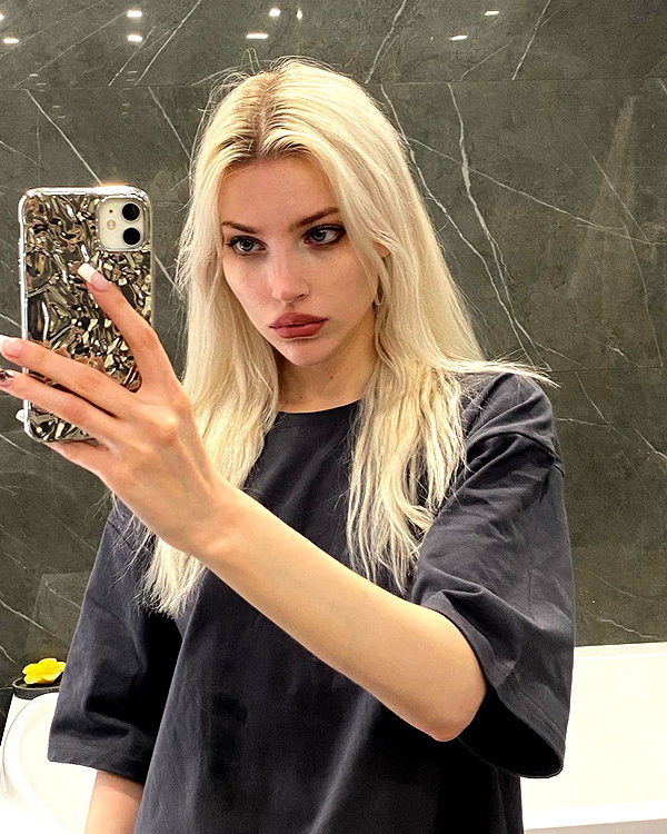 anya4everr instagram image archive image