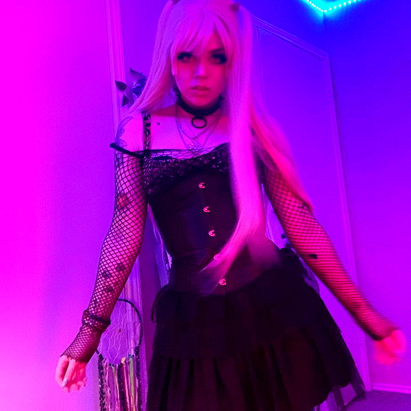 yeahimcaroline instagram image archive image