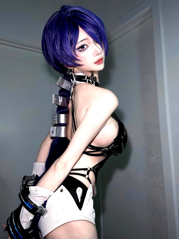 xier_cos instagram image archive image