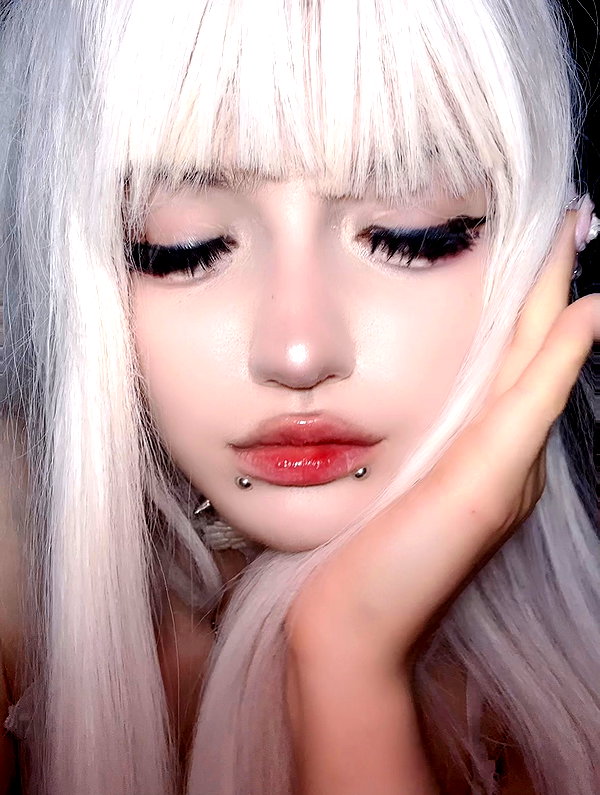 mie.llune instagram image archive image