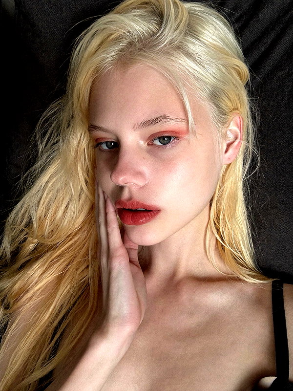 alisen.mari instagram image archive image