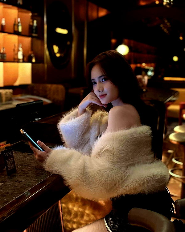 lyhythuedoxinh instagram image archive image