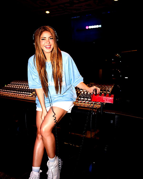 shakira instagram image archive image