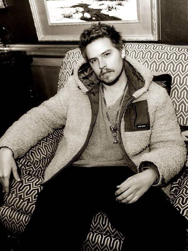 revolve archive image