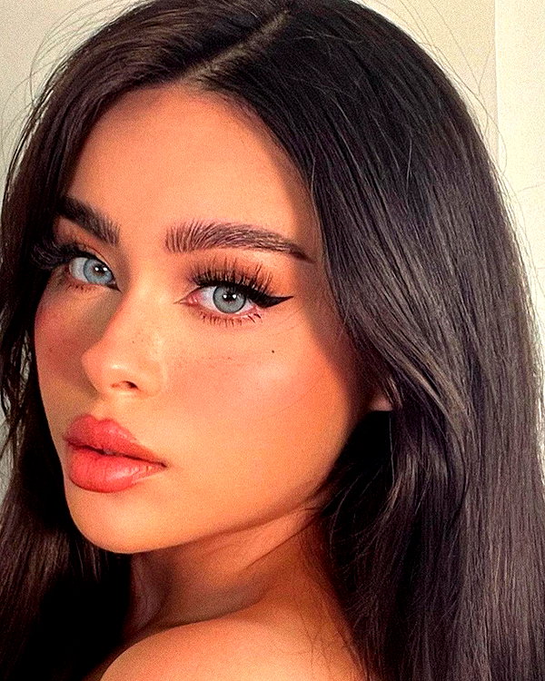 baddiesessence instagram image archive image
