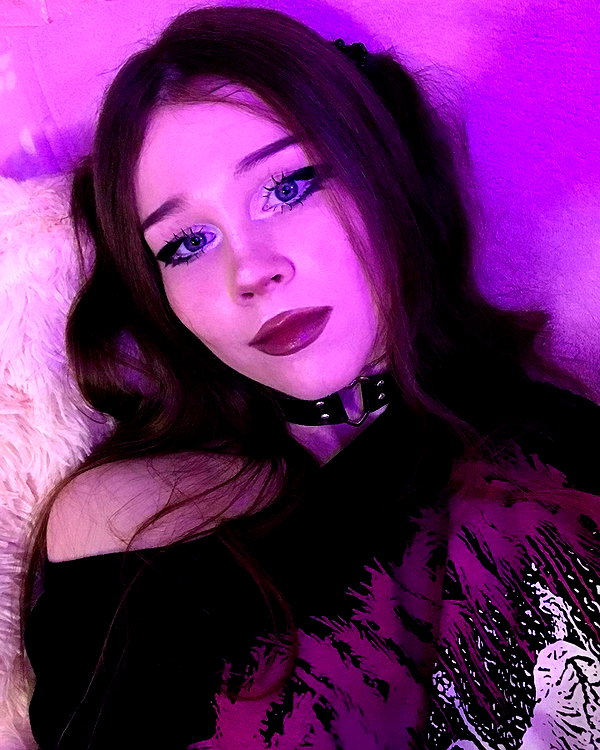 tiny.eviluv instagram image archive image