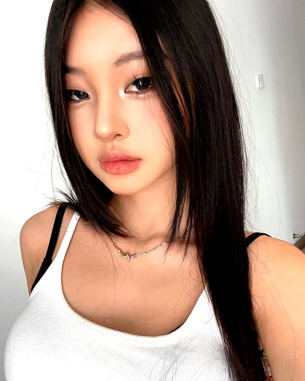 ll.lu1s instagram image archive image