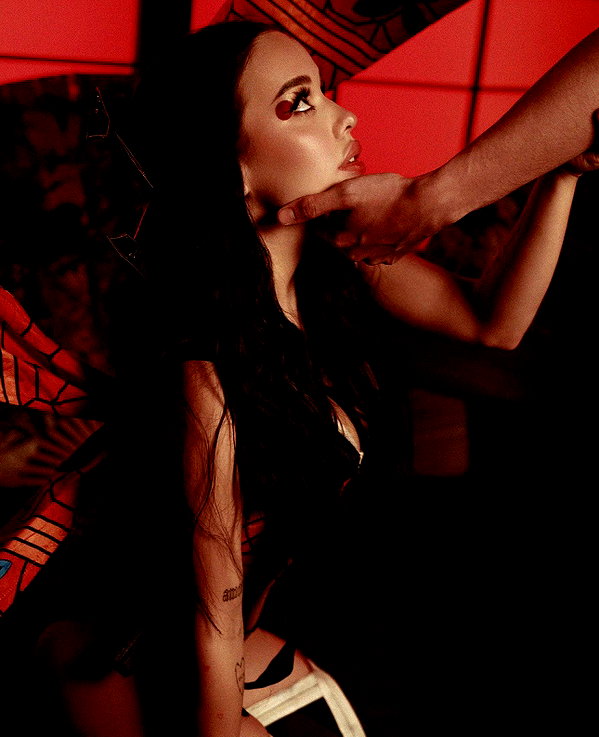 lyna_com2000 instagram image archive image