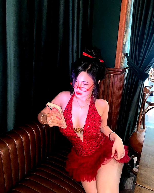 lyhythuedoxinh instagram image archive image