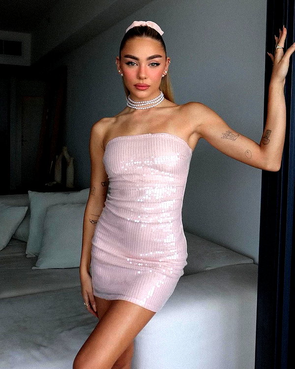 maya.keyy instagram image archive image