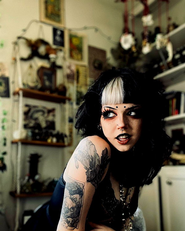 yeahimcaroline instagram image archive image