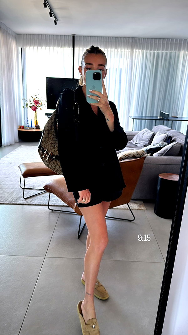 annezivi instagram image archive image