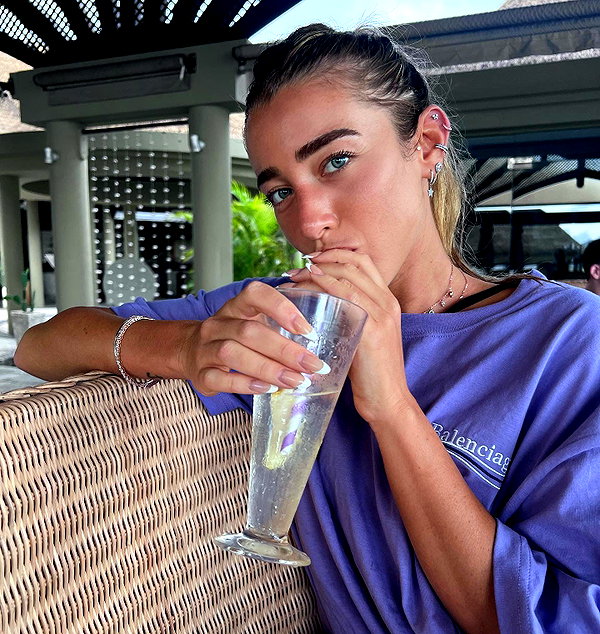 annezivi instagram image archive image
