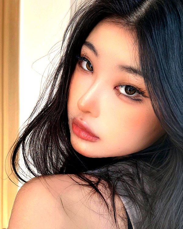 ll.lu1s instagram image archive image