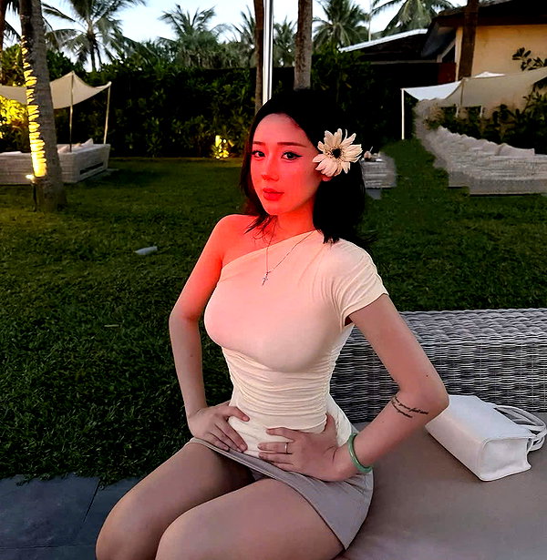 lyhythuedoxinh instagram image archive image