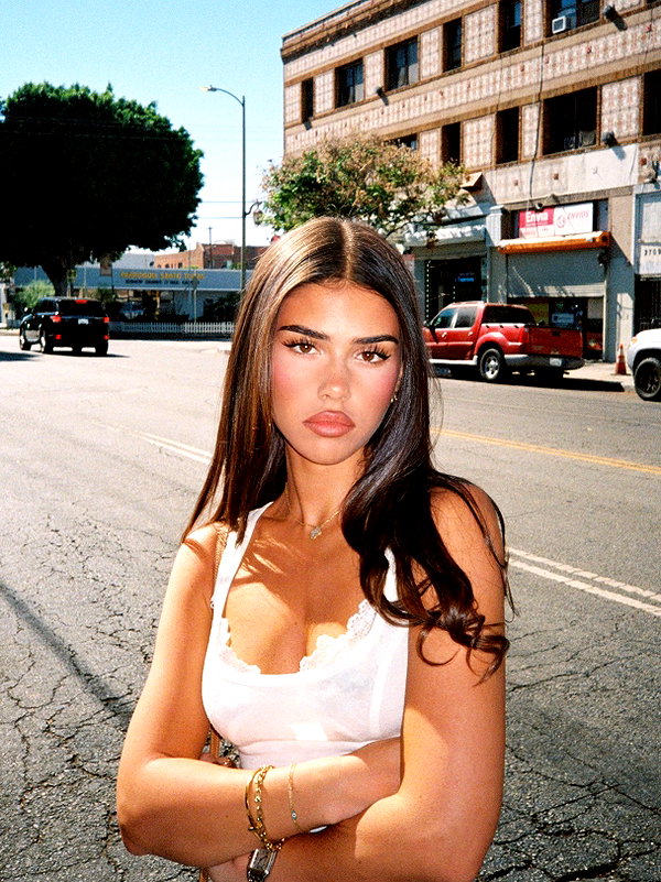 leahhalton instagram image archive image