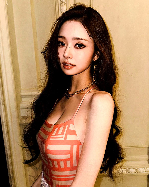 dear.zia instagram image archive image
