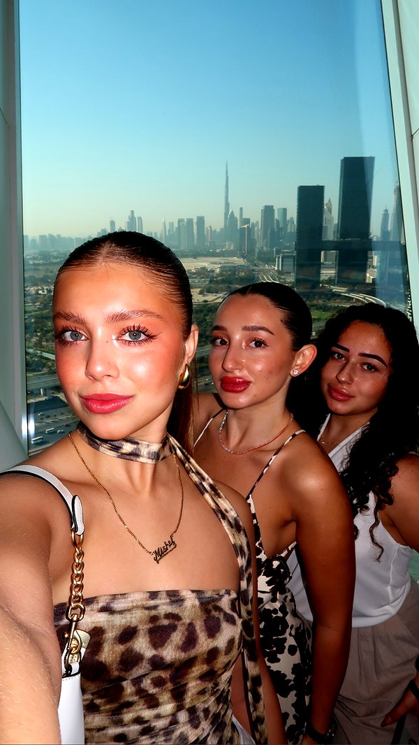 mishel_d_ instagram image archive image