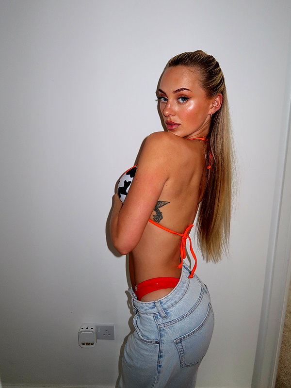 rhiannonbluee instagram image archive image