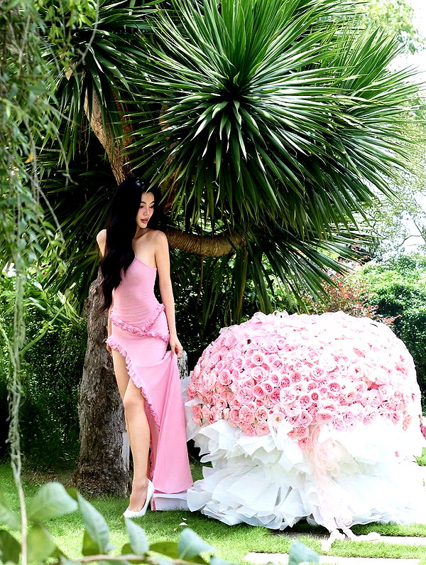 lyhythuedoxinh instagram image archive image