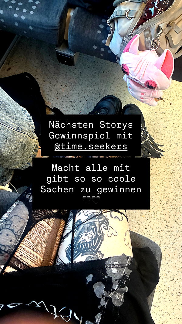 Archived image from @emowithoutemo_ on Instagram