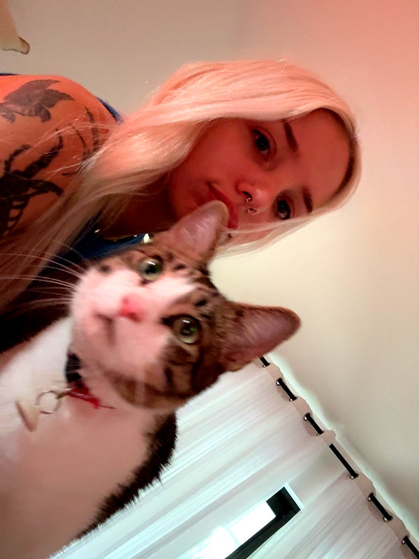peachtoot.plz instagram image archive image