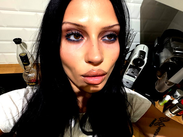 karolinaawasik instagram image archive image
