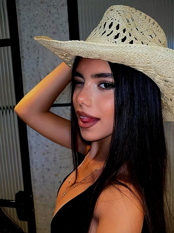 shaylee_vazana instagram image archive image