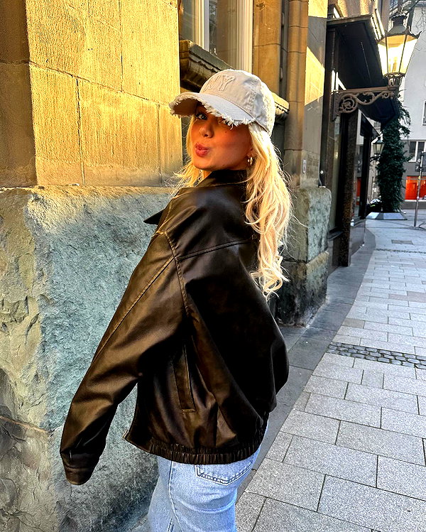 sophiecharlotth instagram image archive image