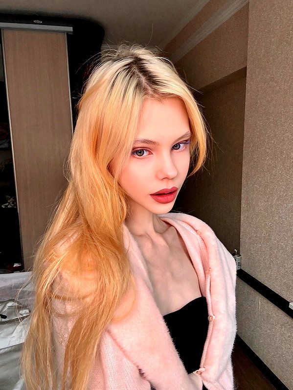 alisen.mari instagram image archive image