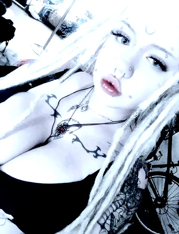 moonyyyya moonyyyya archive image