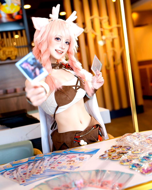 miee_cos instagram image archive image