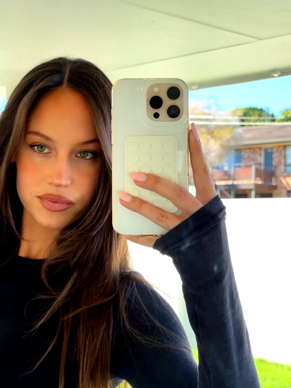 olivia.mathers instagram image archive image