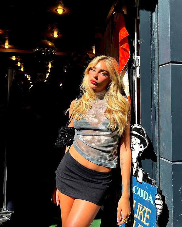 maya.keyy instagram image archive image