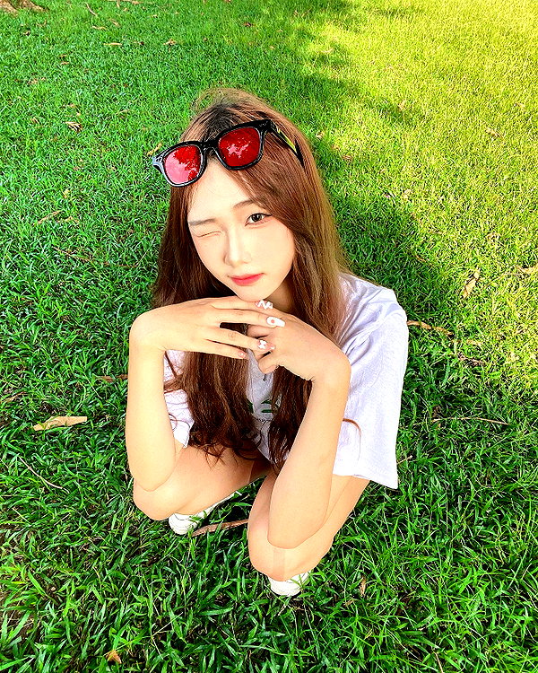 lai_931201 instagram image archive image